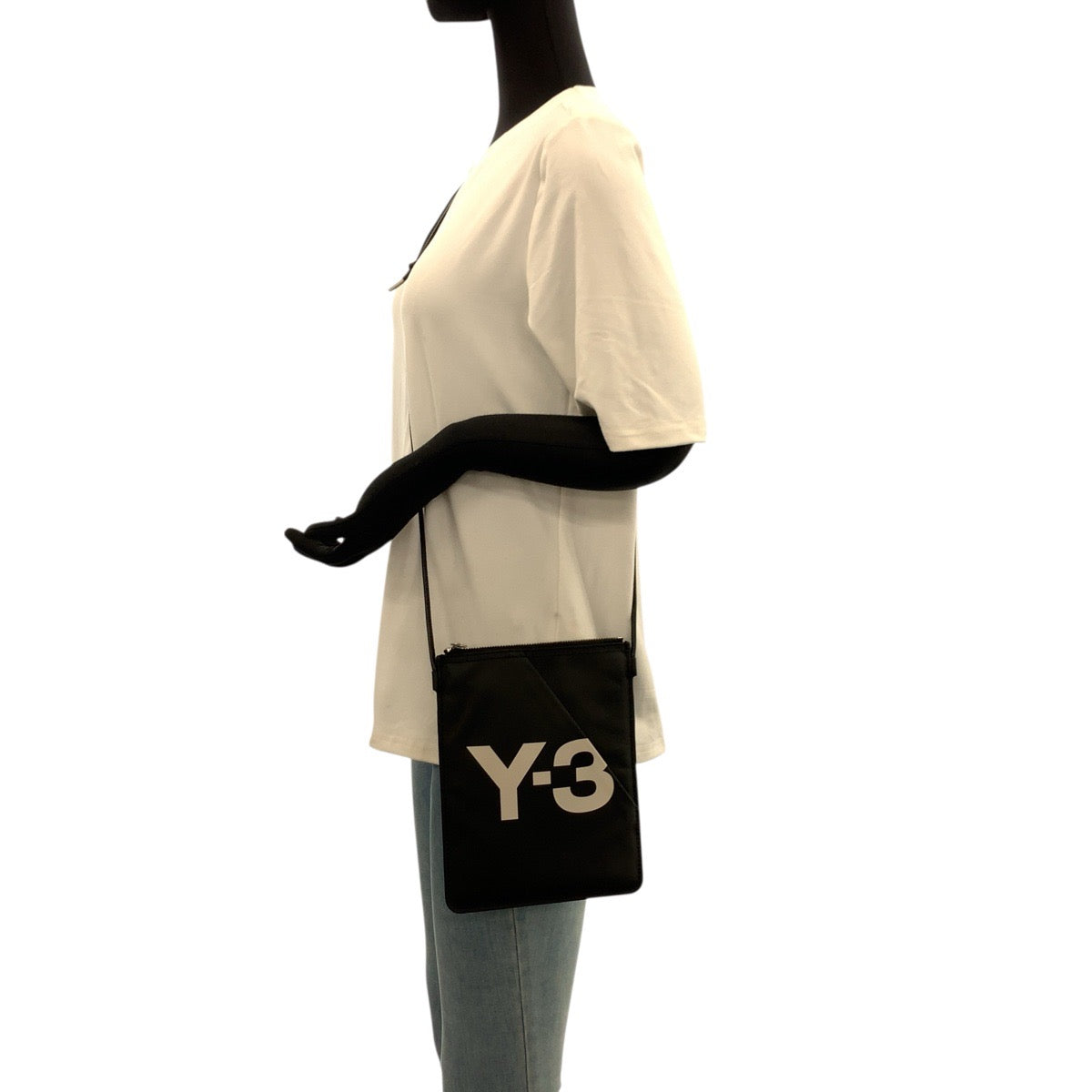 22939
Y-3 ワイスリー Y-3 ブラック 黒 ホワイト レザー ショルダーバッグ ポシェット レディース A21