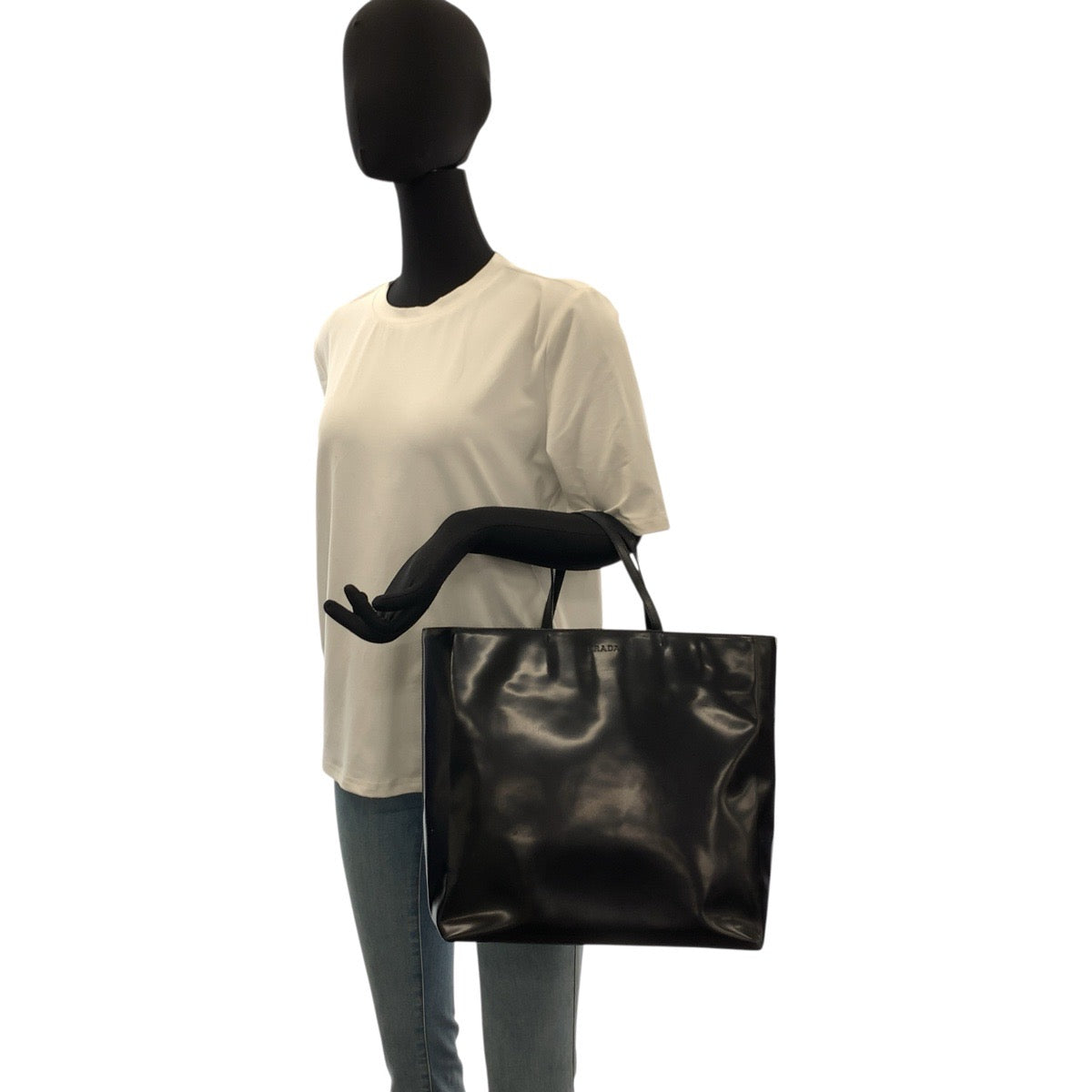 22947
PRADA Black Enamel Tote Bag Handbag Women's AB28