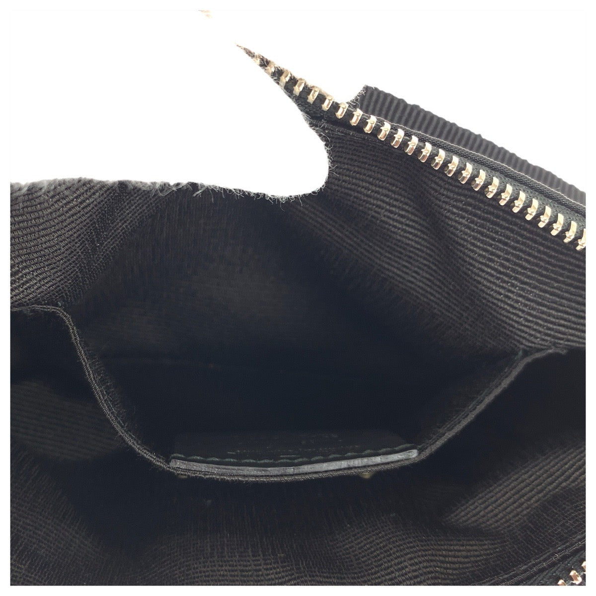 22956
Salvatore Ferragamo サルヴァトーレフェラガモ ヴィンテージ ヴァラリボン ブラック 黒 ナイロン / レザー EZ21 B670 ショルダーバッグ ポシェット レディース A28