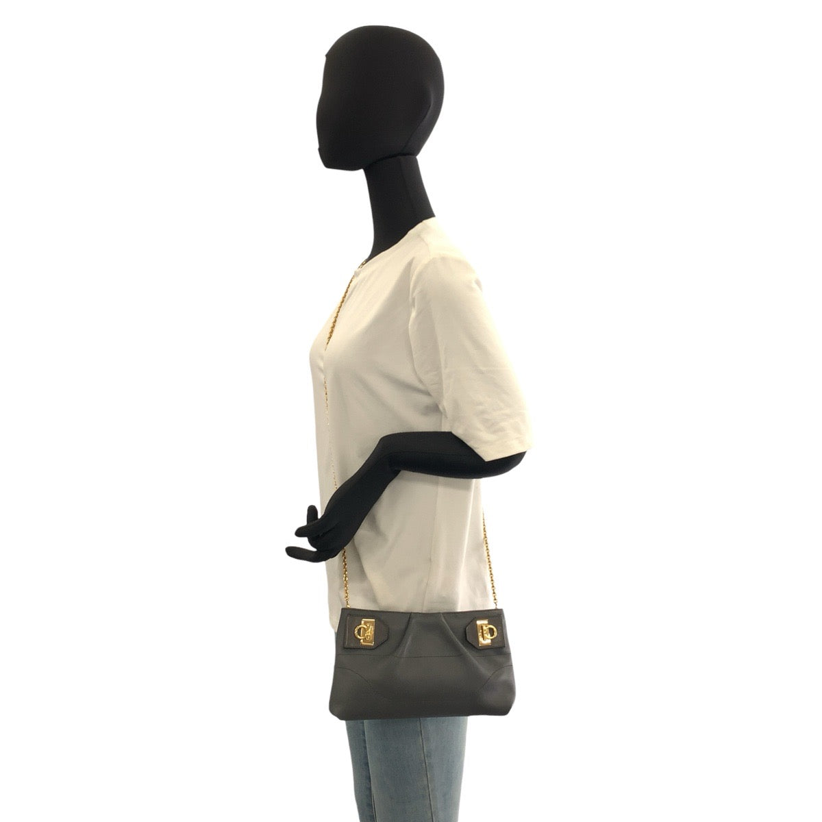 22971
Salvatore Ferragamo Gancini Grey Gold Hardware Leather AU-22/B588 Chain Shoulder Bag Pochette Ladies ABP21