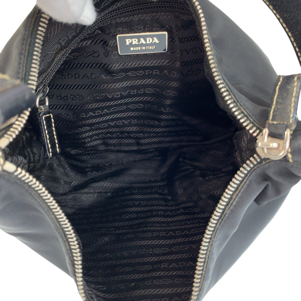 23002
PRADA プラダ テスート 三角ロゴプレート ブラック 黒 シルバー金具 ナイロン ショルダーバッグ レディース AB35