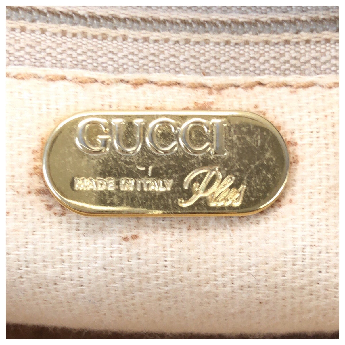 23020
GUCCI グッチ ヴィンテージ グッチプラス ベージュ ブラウン ゴールド金具 GGスプリームキャンバス クラッチバッグ セカンドバッグ ハンドポーチ メンズ B8