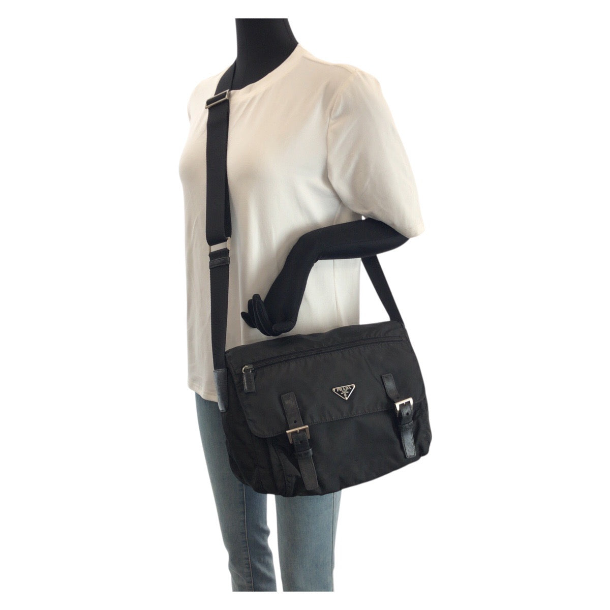 23040
PRADA プラダ テスート 三角ロゴプレート ブラック 黒 シルバー金具 ナイロン / レザー ショルダーバッグ メッセンジャーバッグ レディース AB28