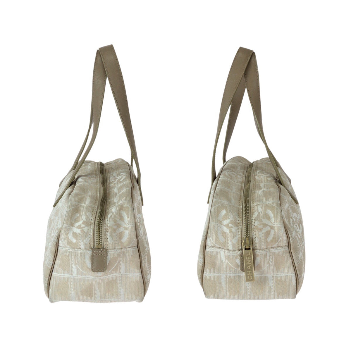 23042
CHANEL New Travel Line Beige Gold Hardware Nylon / Leather Handbag Mini Boston Bag Ladies AB28