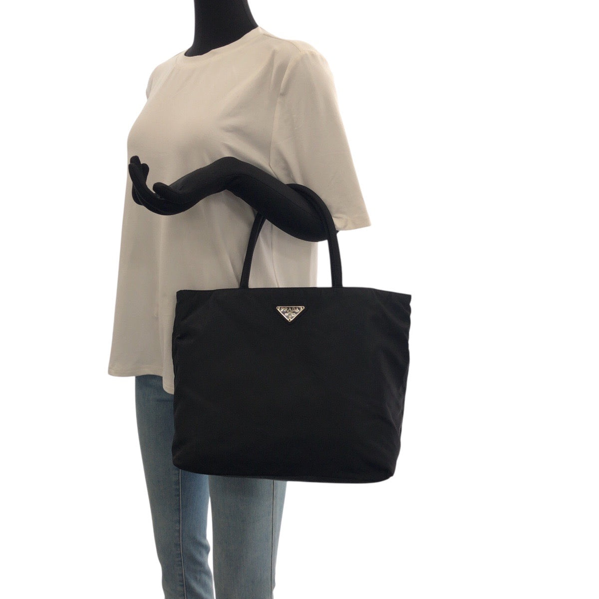 23051
PRADA プラダ テスート 三角ロゴプレート三角 ブラック 黒 シルバー金具 ナイロン トートバッグ ハンドバッグ レディース ABP28