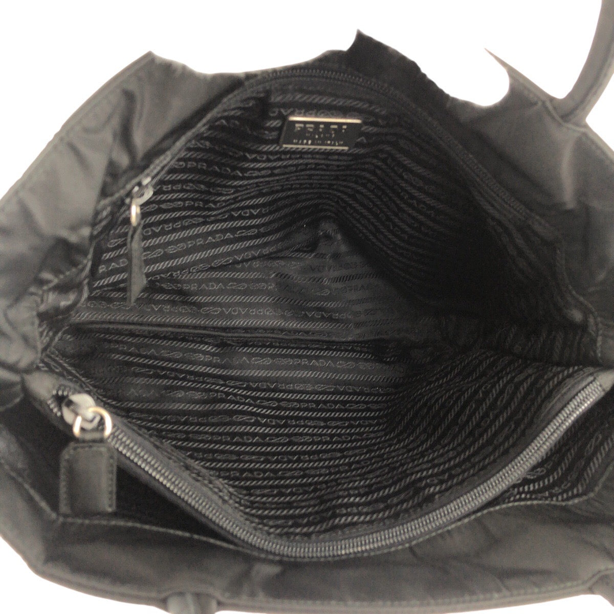 23051
PRADA プラダ テスート 三角ロゴプレート三角 ブラック 黒 シルバー金具 ナイロン トートバッグ ハンドバッグ レディース ABP28