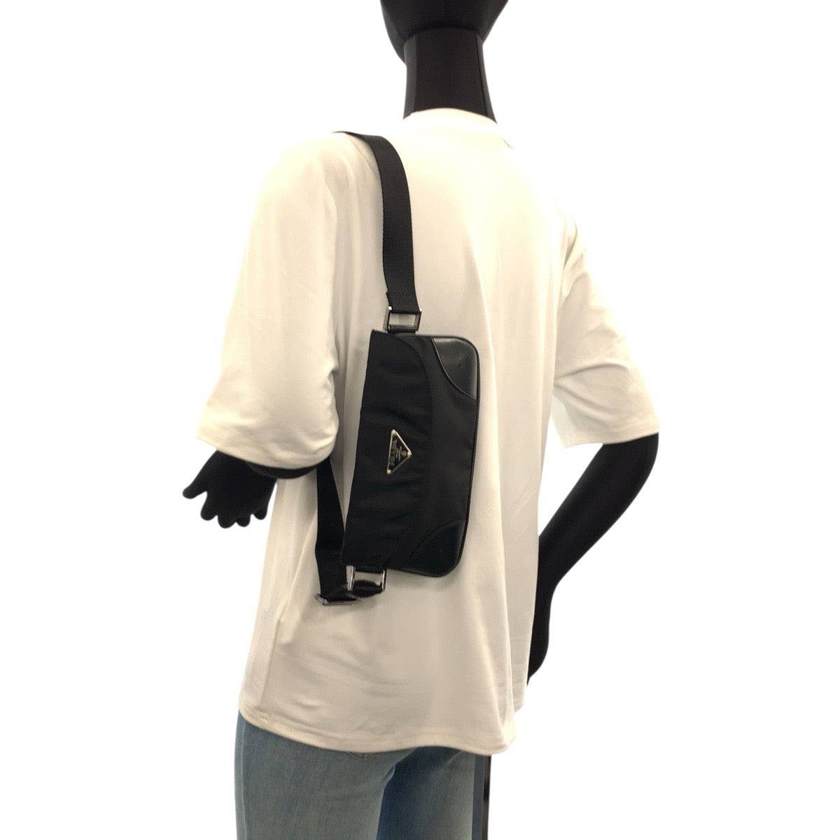 23062
PRADA プラダ テスート 三角ロゴプレート ブラック 黒 シルバー金具 ナイロン / レザー ボディバッグ バムバッグ ショルダーバッグ ウエストポーチ メンズ A48