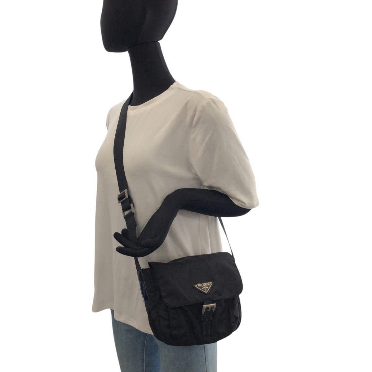 23067
PRADA プラダ テスート 三角ロゴプレート ブラック 黒 シルバー金具 ナイロン / レザー ショルダーバッグ ポシェット レディース ABP35