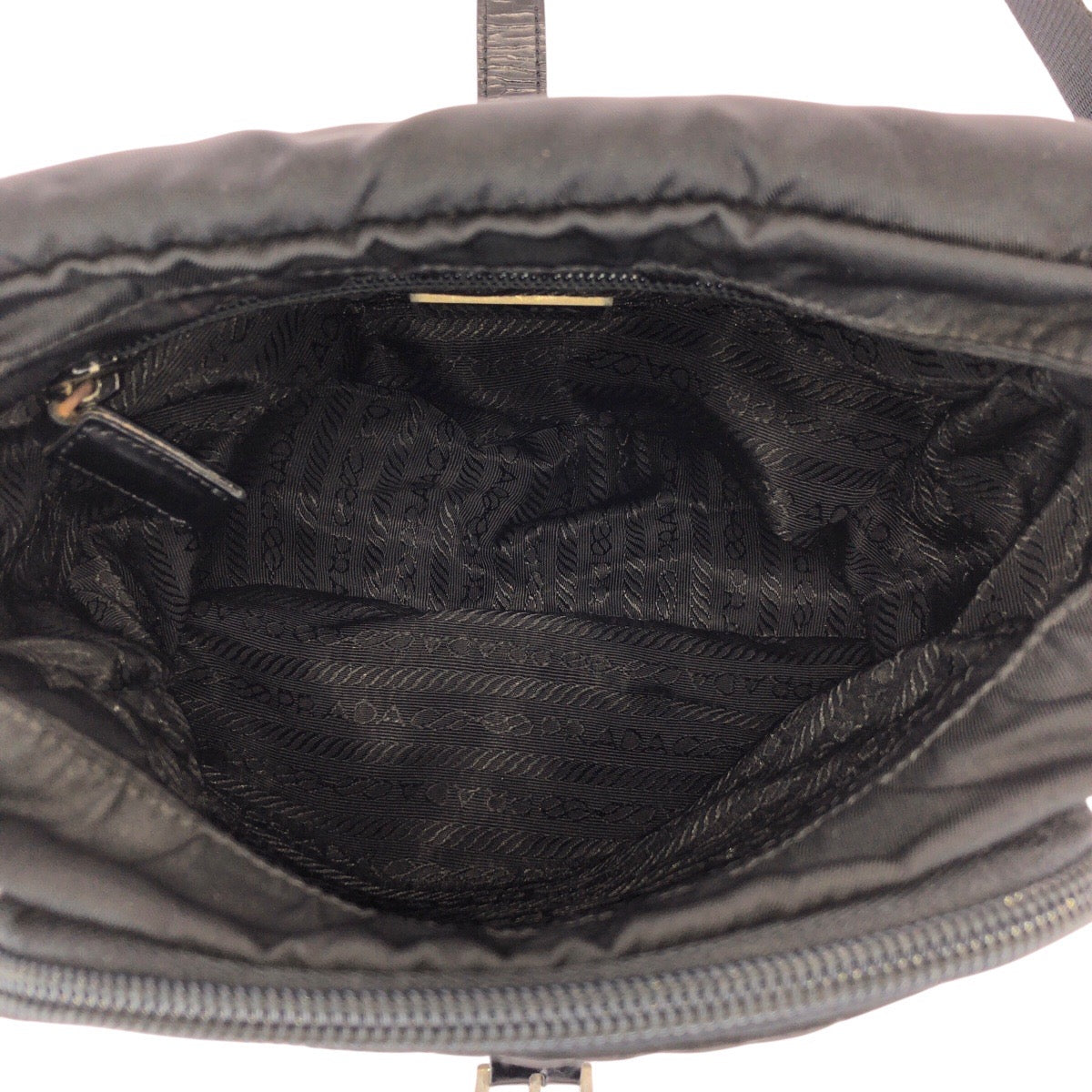 23067
PRADA プラダ テスート 三角ロゴプレート ブラック 黒 シルバー金具 ナイロン / レザー ショルダーバッグ ポシェット レディース ABP35