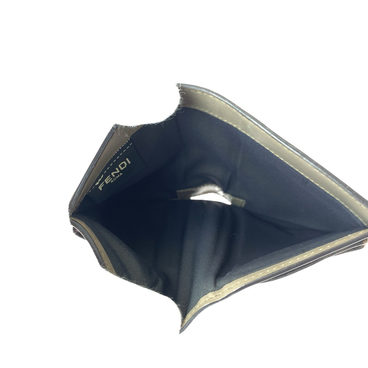 23081
FENDI フェンディ ローマ ベージュ ゴールド金具 レザー 8M0477-AAYZ-2198210 折り財布 コンパクトウォレット レディース ABP35