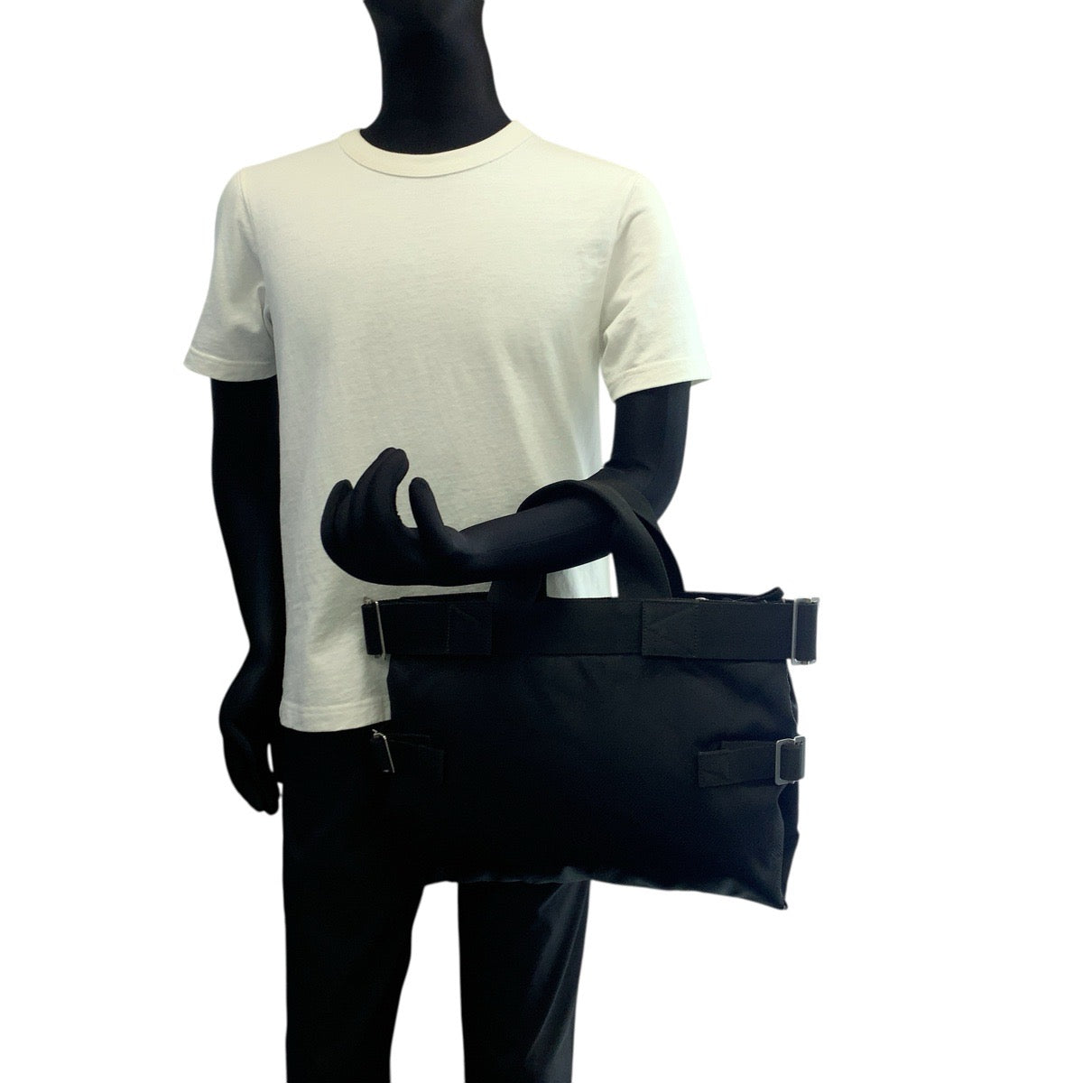 23088
BOTTEGAVENETA ボッテガヴェネタ ブラック 黒 シルバー金具 ナイロン P02003797D トートバッグ ビジネスバッグ メンズ A63