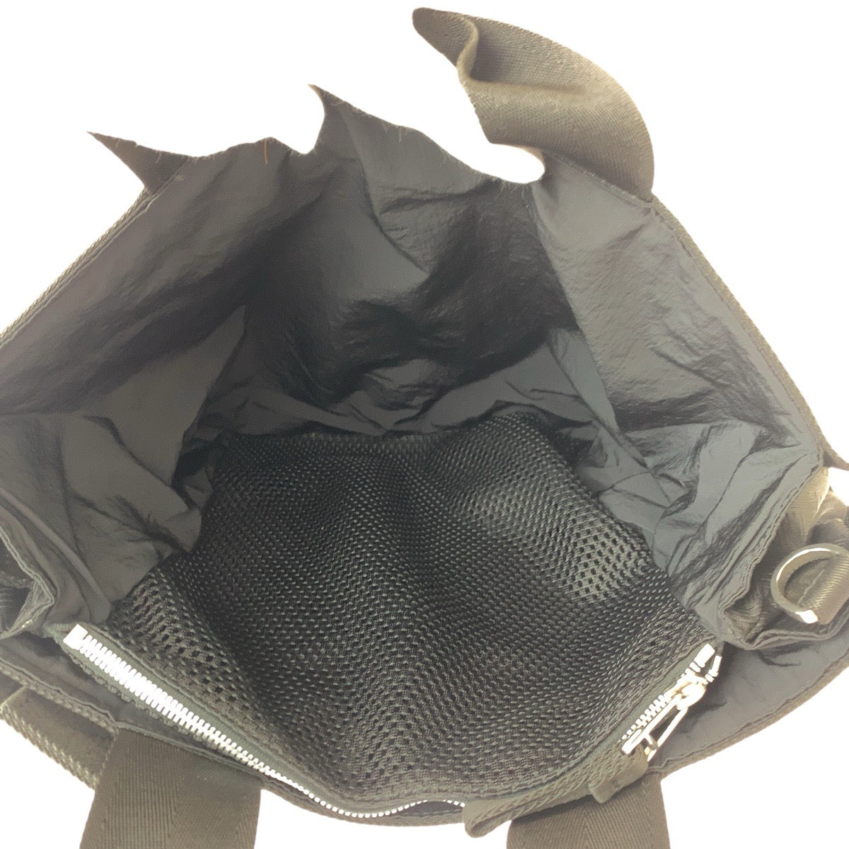 23088
BOTTEGAVENETA ボッテガヴェネタ ブラック 黒 シルバー金具 ナイロン P02003797D トートバッグ ビジネスバッグ メンズ A63