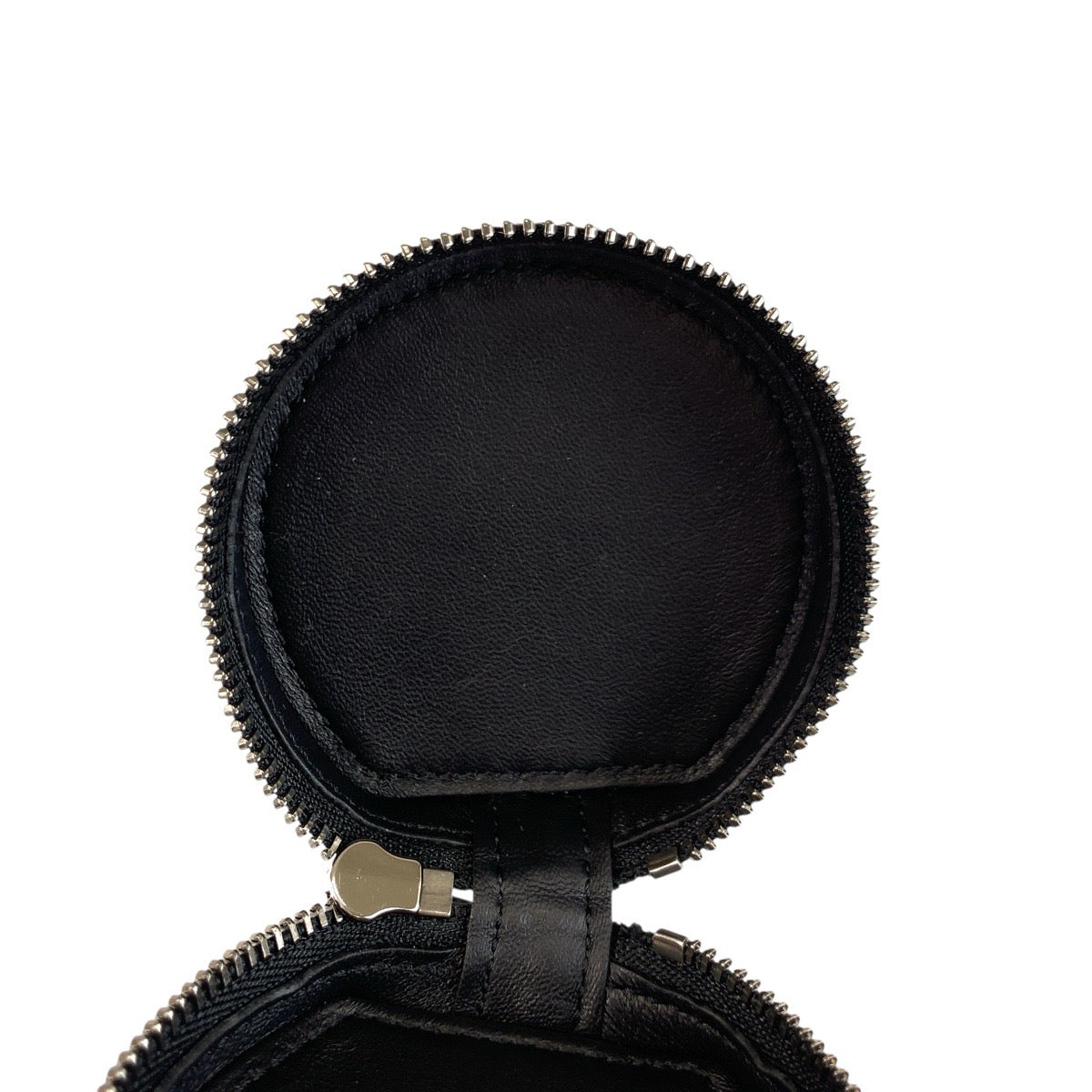 23107
LOUIS VUITTON ルイヴィトン モノグラムエクリプス エテュイ ブラック 黒 グレー PVC G10496 イヤホンケース AirPods ケース メンズ A44