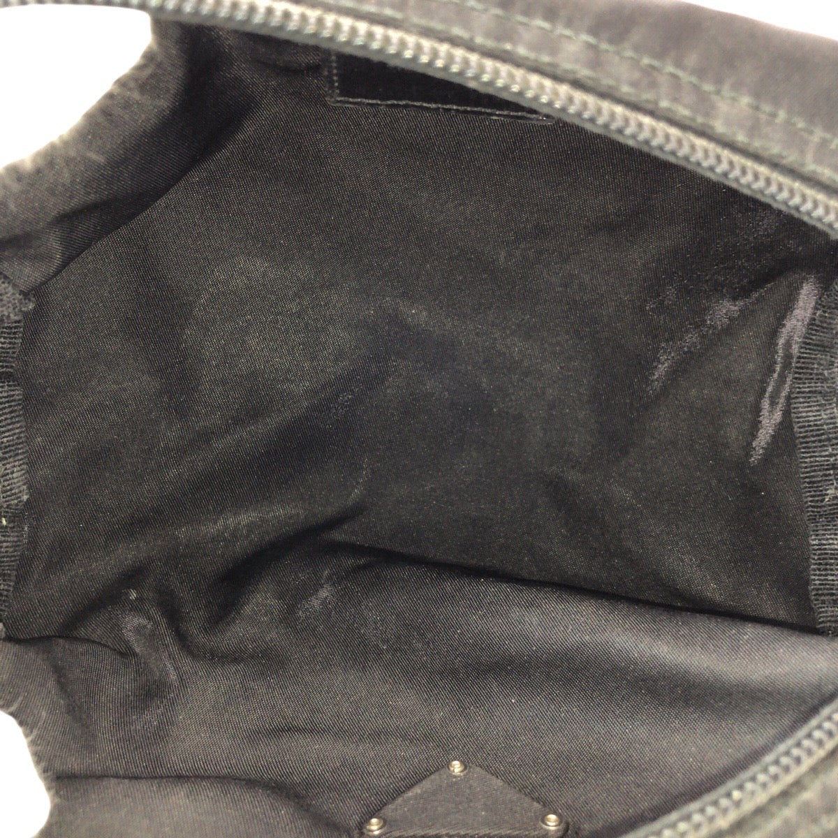 23113
PRADA プラダ テスート 三角ロゴプレート ブラック 黒 シルバー金具 ナイロン ポーチ メイクポーチ 小物入れ レディース ABP8