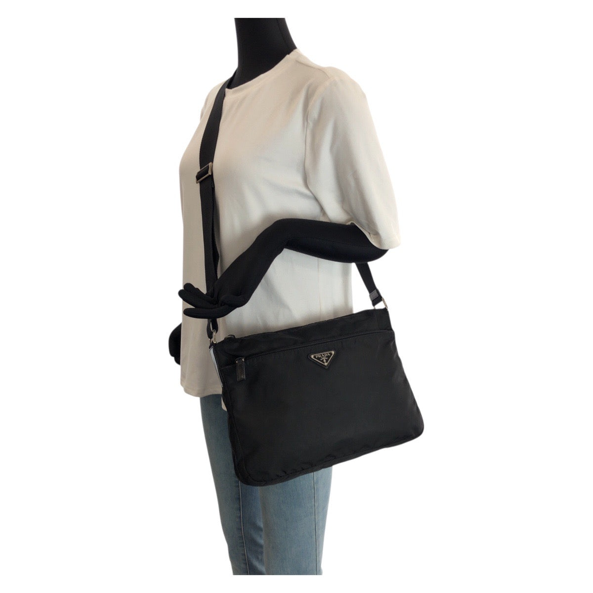 23119
PRADA プラダ テスート 三角ロゴプレート ブラック 黒 シルバー金具 ナイロン ショルダーバッグ メッセンジャーバッグ レディース ABP37