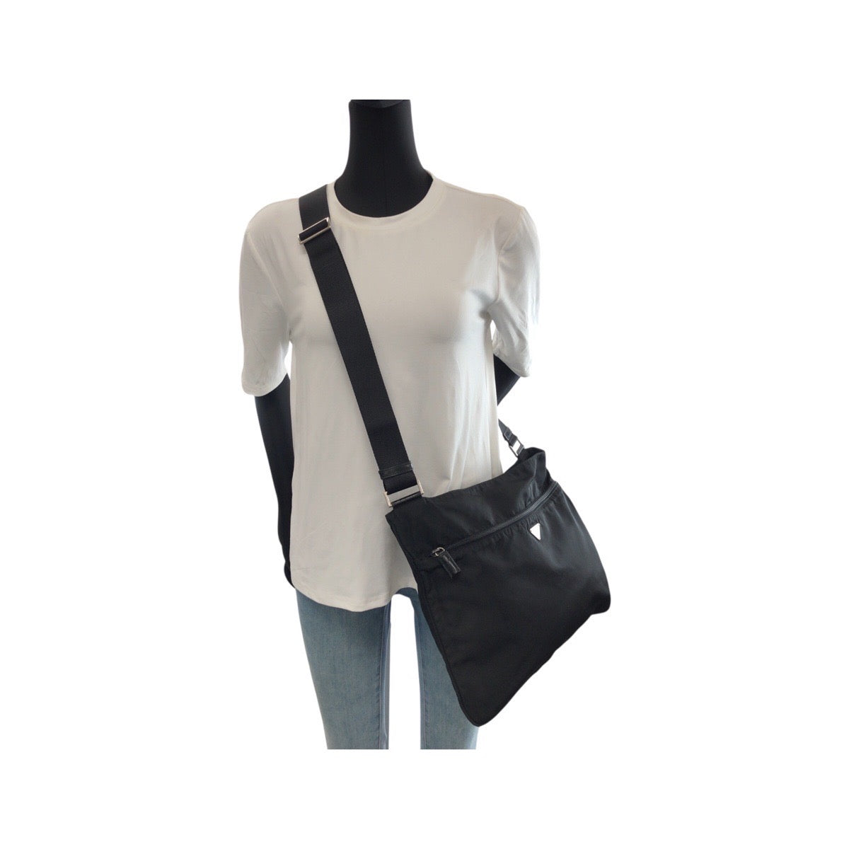 23122
PRADA プラダ テスート 三角ロゴプレート ブラック 黒 シルバー金具 ナイロン ショルダーバッグ ポシェット メンズ ABP42