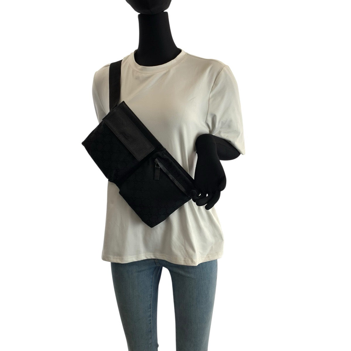 23126
GUCCI Black GG Canvas / Leather 28566 Body Bag Waist Pouch Unisex Men's AB42