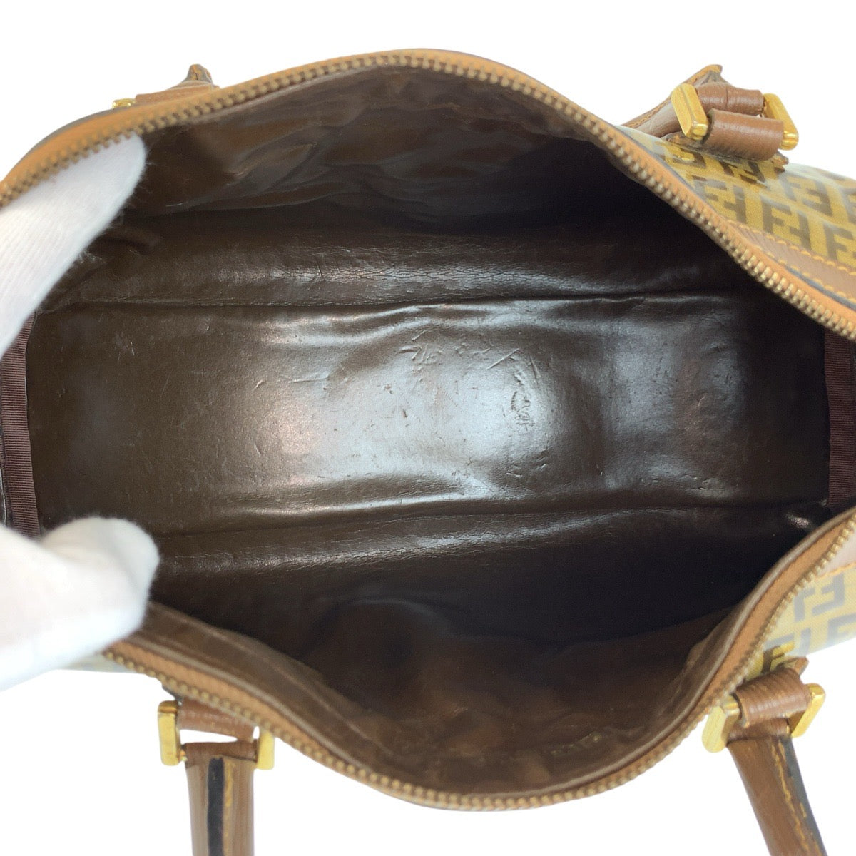 23128
FENDI フェンディ ズッカ ブラウン ゴールド金具 PVC / レザー ハンドバッグ ボストンバッグ レディース AB32