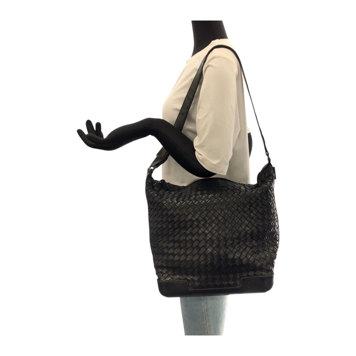 23137
BOTTEGAVENETA ボッテガヴェネタ イントレチャート ブラック 黒 ガンメタ金具 レザー 10600106071NE ショルダーバッグ レディース ABP70