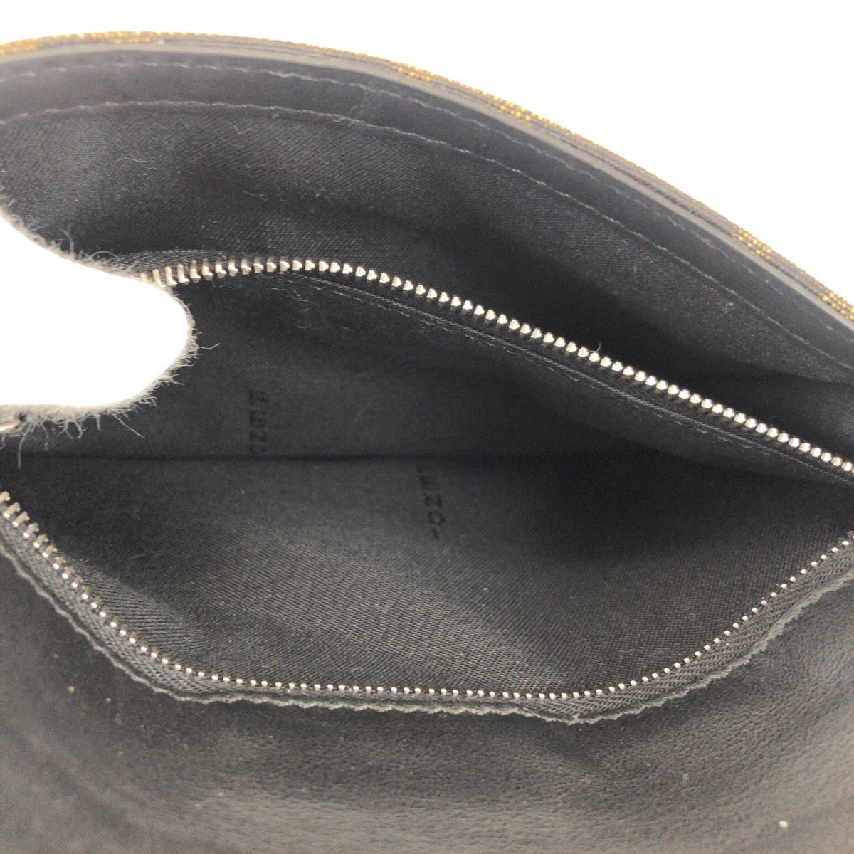 23145
FENDI フェンディ ズッカ バゲット ブラウン ブラックシルバー金具 レザー 7M0295 A9ZL 209-0501 ショルダーバッグ ウエストポーチ レディース S72