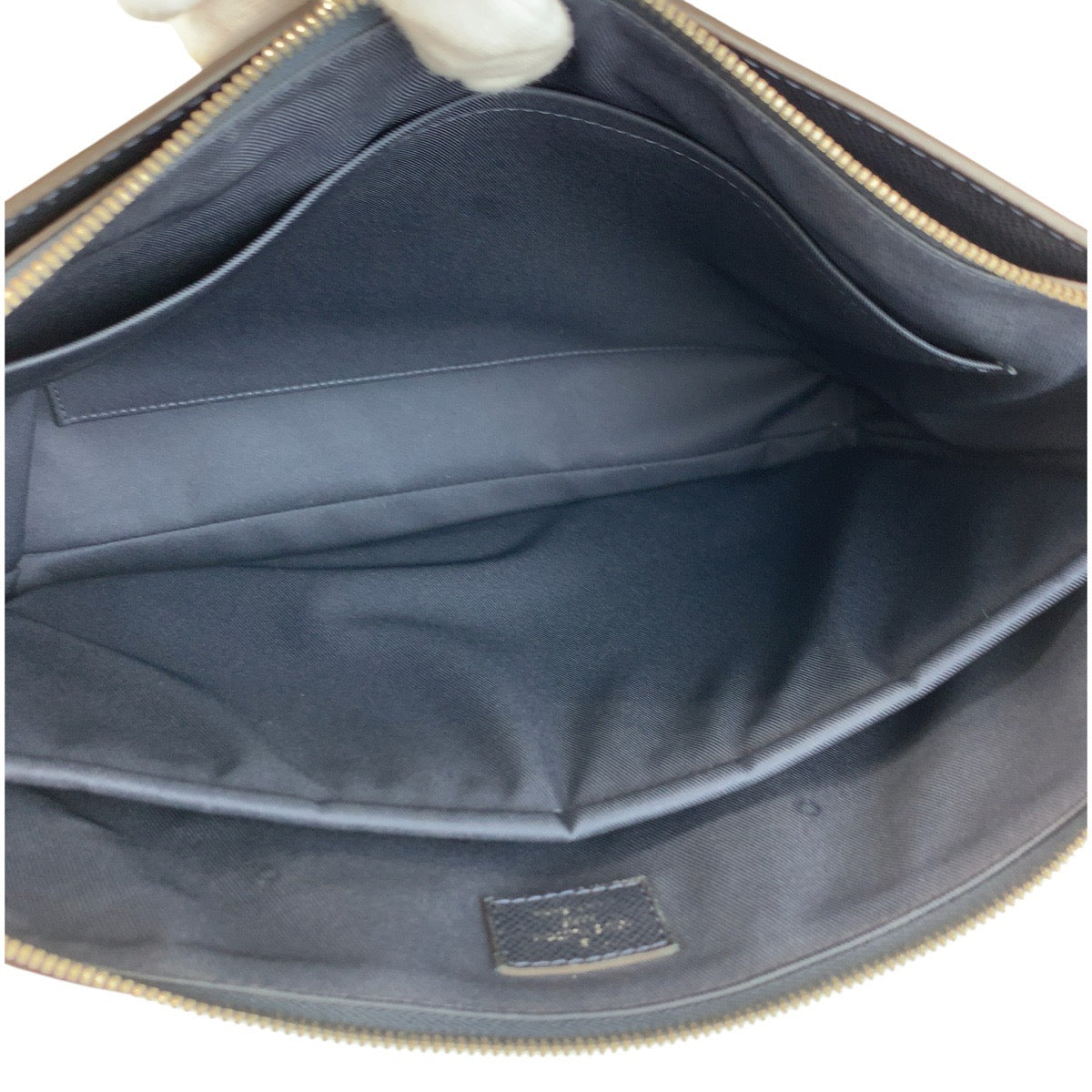 23147
LOUIS VUITTON ルイヴィトン タイガ アントン オセアン ネイビー シルバー金具 レザー M34401 ビジネスバッグ ブリーフケース メンズ A60