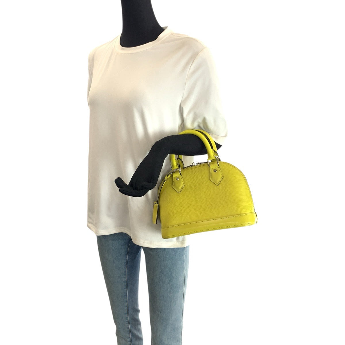 23156
LOUIS VUITTON ルイヴィトン エピ アルマBB 2way イエロー シルバー金具 レザー M57446 ハンドバッグ ショルダーバッグ レディース ABP82