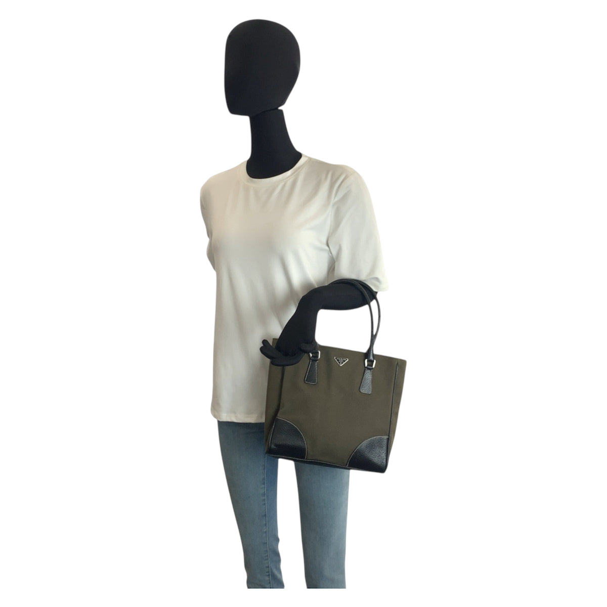 23174
PRADA プラダ 三角ロゴプレート カーキ ブラック シルバー金具 キャンバス / レザー トートバッグ ハンドバッグ レディース ABP28