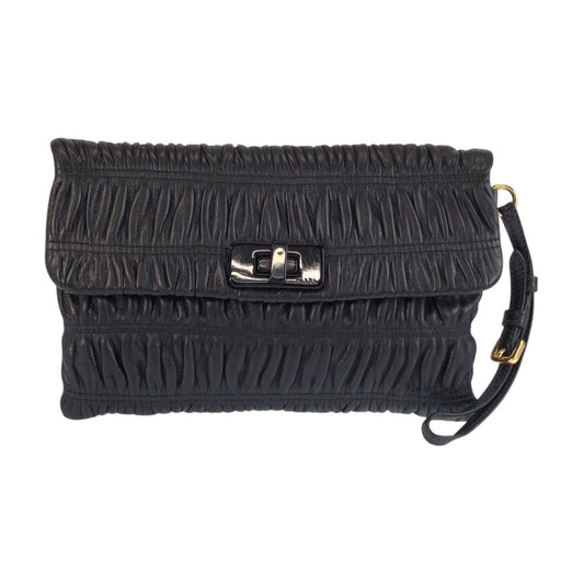 23175
PRADA プラダ ブラック 黒 ゴールド金具 レザー 53 クラッチバッグ ポーチ レディース ABP28