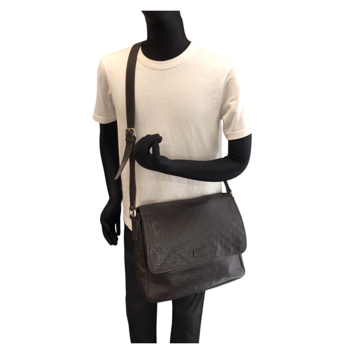 23206
GUCCI グッチ グッチシマ ダークブラウン シルバー金具 レザー 223665 ショルダーバッグ メッセンジャーバッグ メンズ ABP52