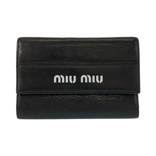 23219
MIUMIU ミュウミュウ マドラス ロゴ ブラック 黒 レザー 折財布 コンパクトウォレット レディース ABP14