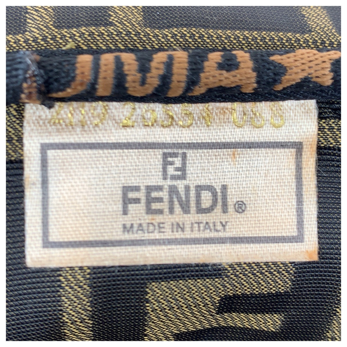 23228
FENDI フェンディ ズッカ ブラウン ゴールド金具 キャンバス 26554 ハンドバッグ バニティバッグ 化粧ポーチ レディース AB21