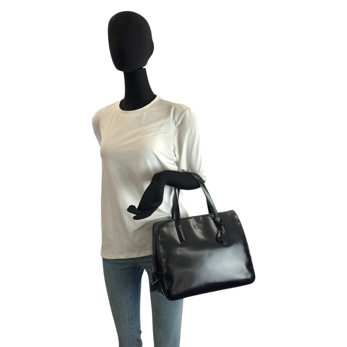 23258
PRADA プラダ ロゴ ブラック 黒 パテントレザー ハンドバッグ レディース AB42