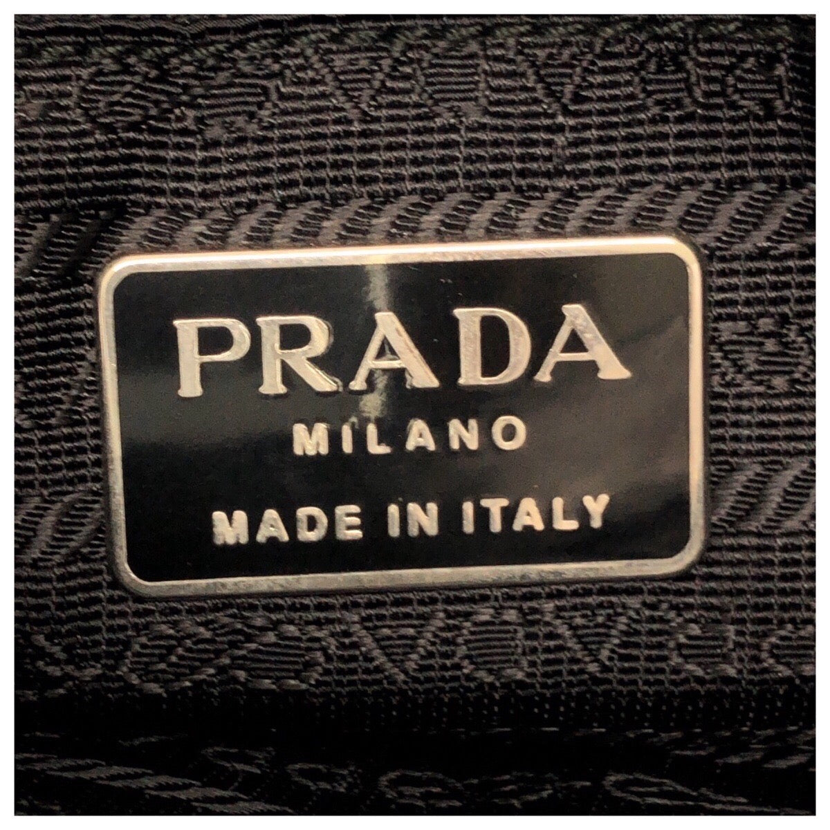 23273
PRADA プラダ ブラック 黒 シルバー金具 レザー ショルダーバッグ トートバッグ レディース ABP28