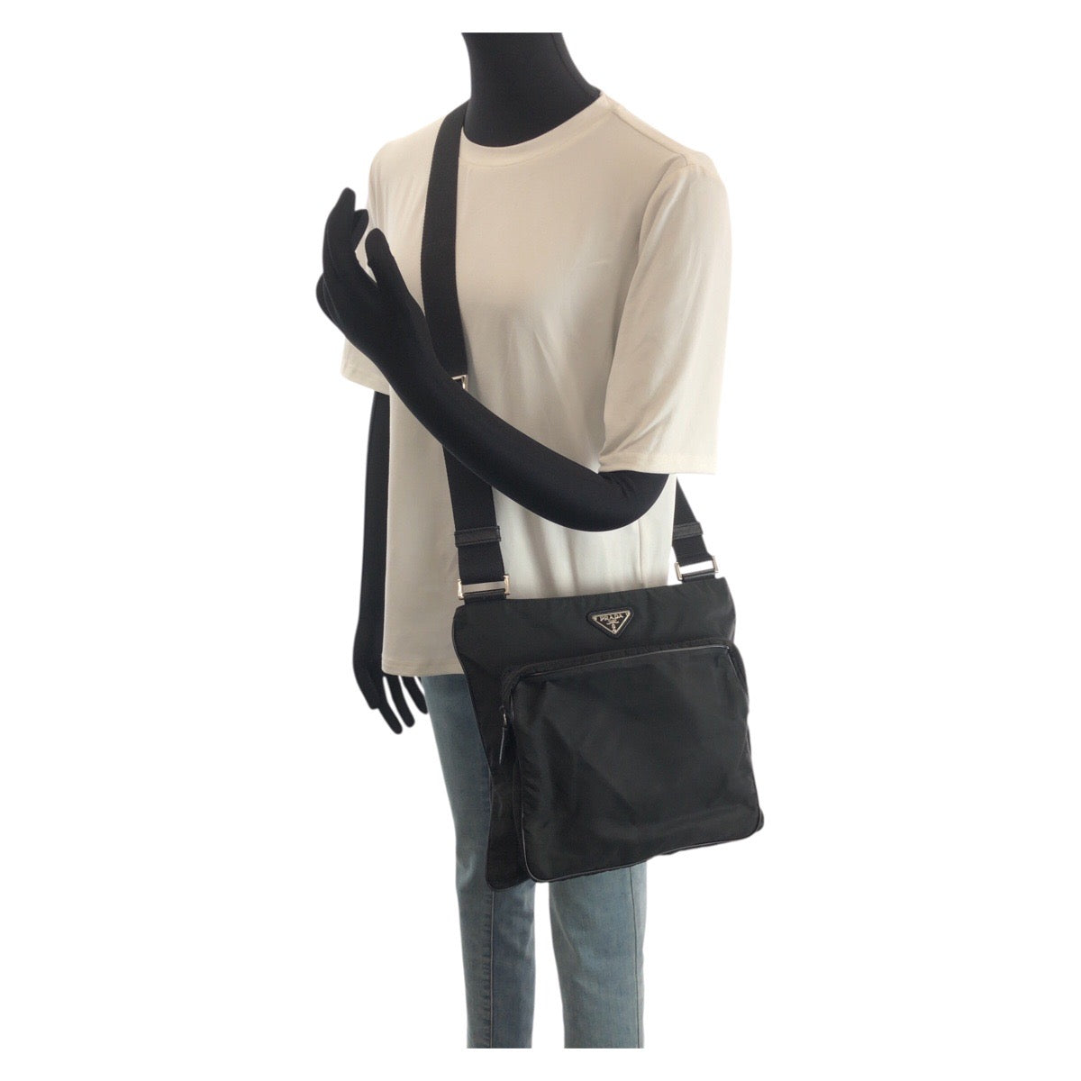 23281
PRADA プラダ テスート 三角ロゴプレート ブラック 黒 シルバー金具 ナイロン ショルダーバッグ メッセンジャーバッグ レディース ABP35
