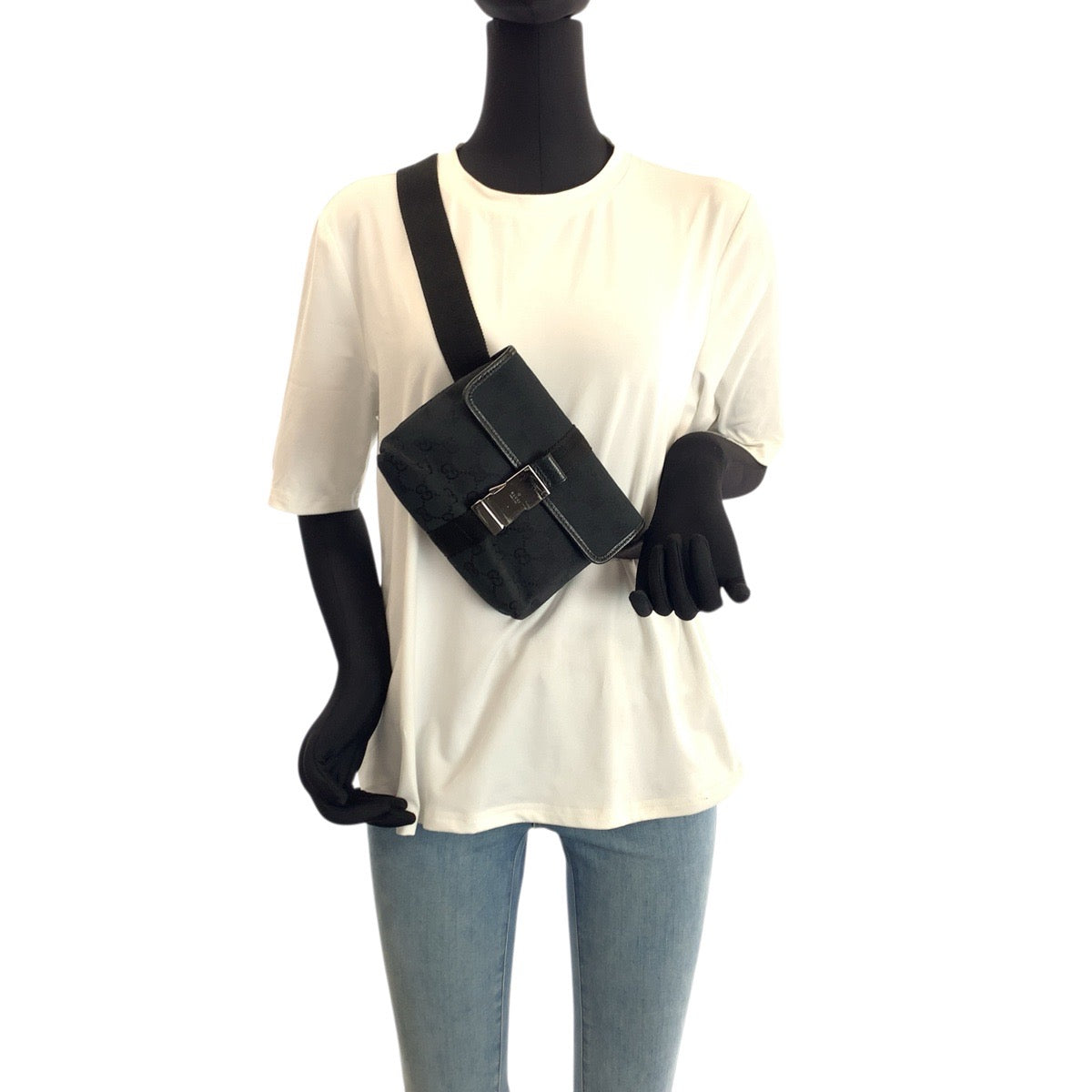 23328
GUCCI グッチ ブラック 黒 シルバー金具 GGキャンバス / レザー 131236 ボディバッグ ウエストポーチ 男女兼用 レディース AB32