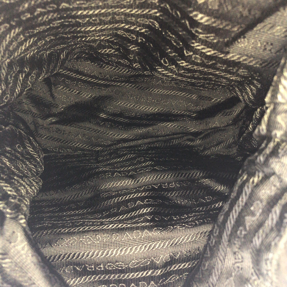 23290
PRADA プラダ テスート 三角ロゴプレート ブラック 黒 シルバー金具 ナイロン / レザー リュックサック バックパック レディース ABP42