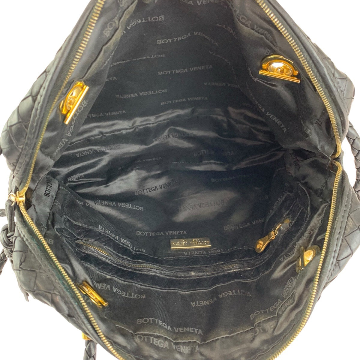 23302
BOTTEGAVENETA ボッテガヴェネタ イントレチャート ブラック 黒 ゴールド金具 レザー 9G00005032G510 ショルダーバッグ レディース ABP52