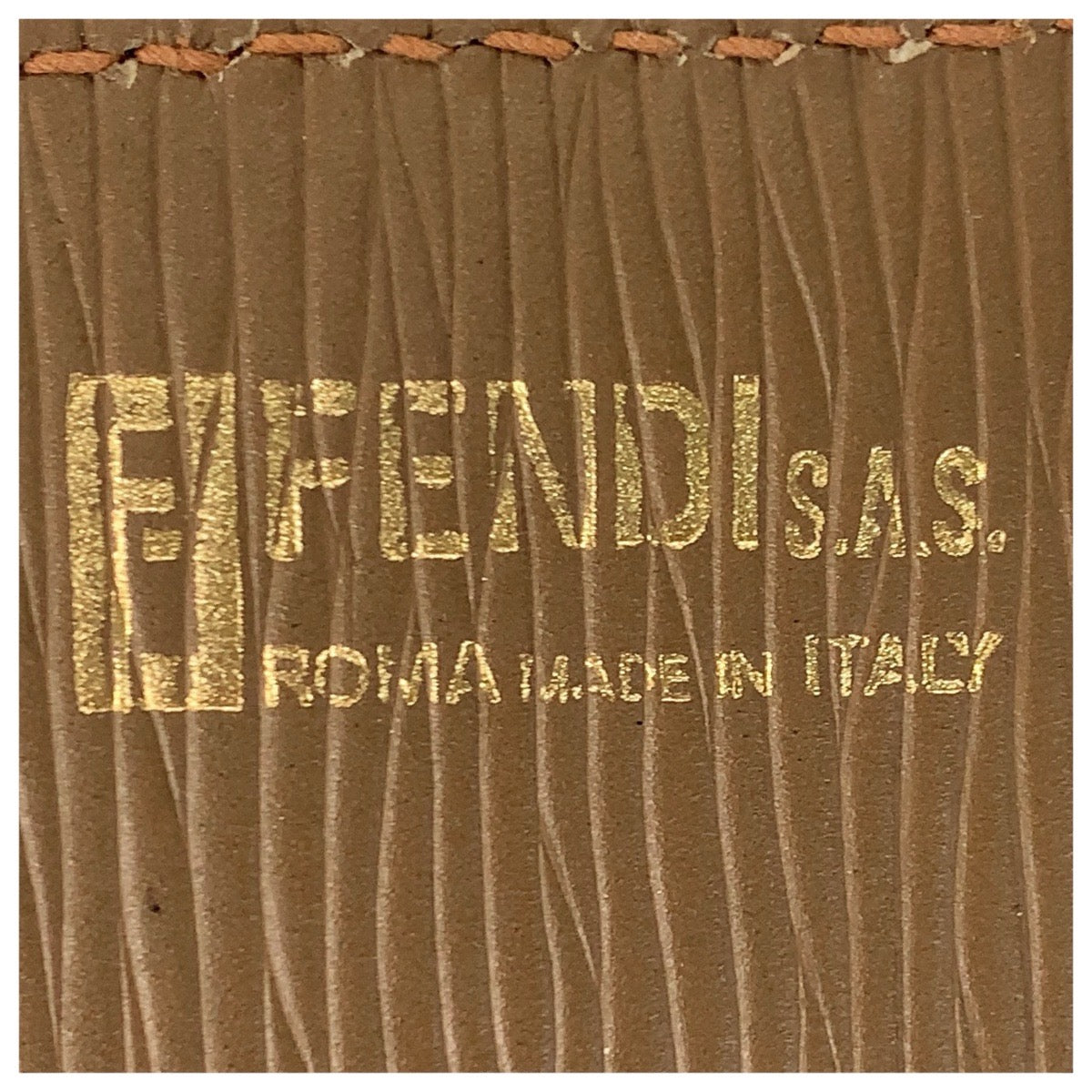 23307
FENDI フェンディ ヴィンテージ ズッカ ブラウン ゴールド金具 PVC / レザー ショルダーバッグ メッセンジャーバッグ レディース AB28