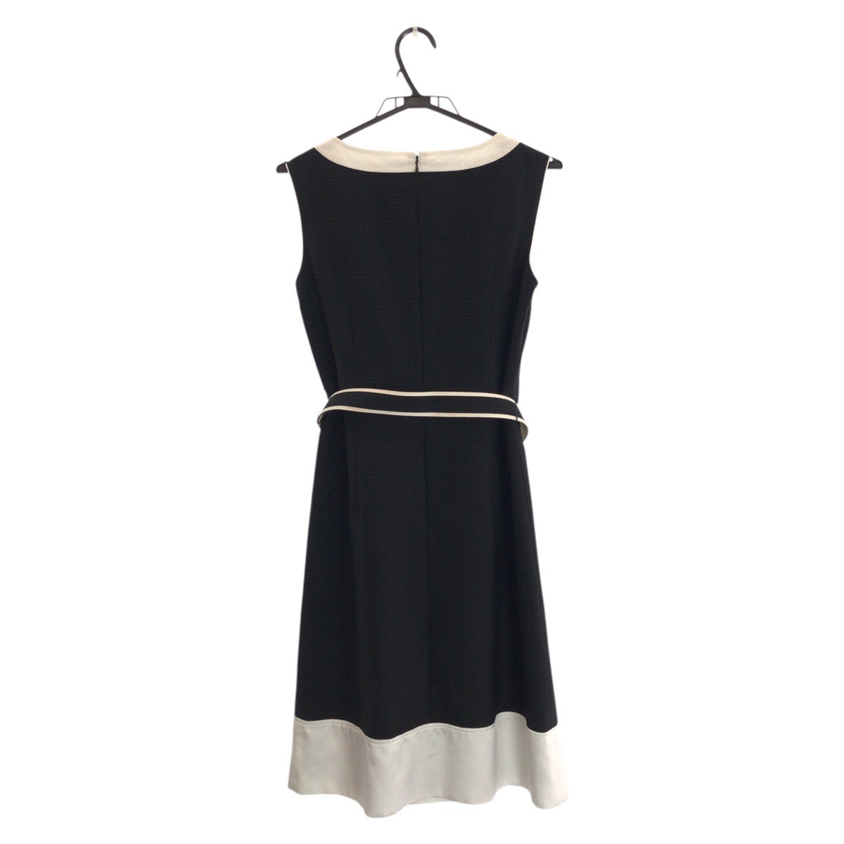 23356
courreges クレージュ サイズ38 ブラック ホワイト シルバー金具 コットン / ポリエステル 00004512 ワンピース ノースリーブ レディース ABP