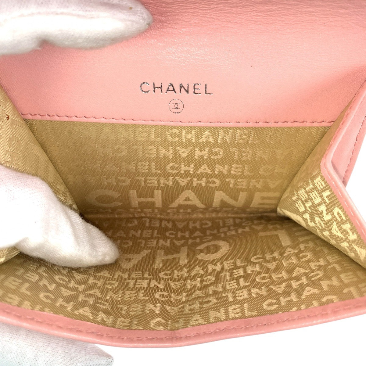 23407
CHANEL シャネル ヴィンテージ アイコン チョコバー ココマーク ピンク シルバー金具 ラムスキン 折財布 コンパクトウォレット レディース A74