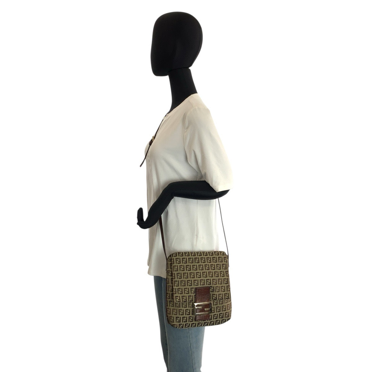 23429
FENDI フェンディ ズッキーノ ブラウン ゴールド金具 キャンバス / レザー 8BT075 ショルダーバッグ ポシェット レディース ABP50
