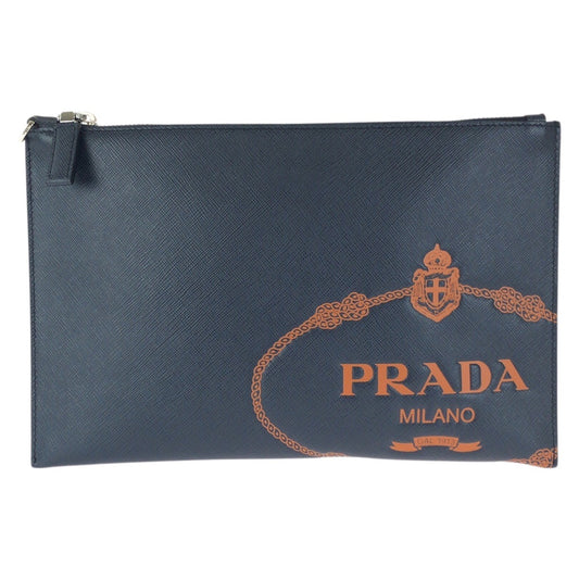 23435
PRADA プラダ サフィアーノ ネイビー オレンジ シルバー金具 レザー クラッチバッグ セカンドバッグ 男女兼用 メンズ A50