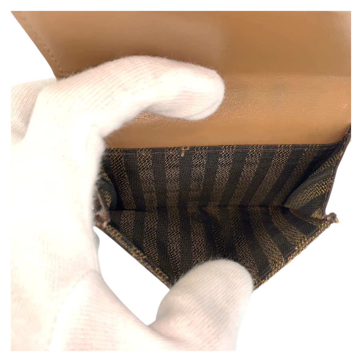 23493
FENDI フェンディ ズッカ バゲット マイクロ ブラウン ゴールド金具 キャンバス / レザー 8M0395 折り財布 コンパクトウォレット レディース ABP30