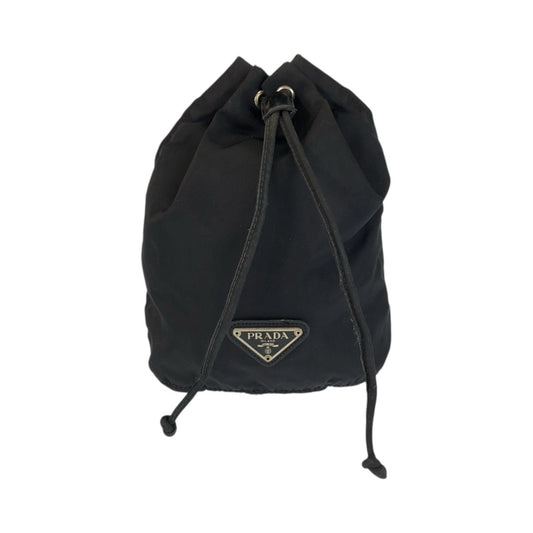 23502
PRADA プラダ テスート 三角ロゴプレート ブラック 黒 シルバー金具 ナイロン ポーチ 巾着 レディース AB28