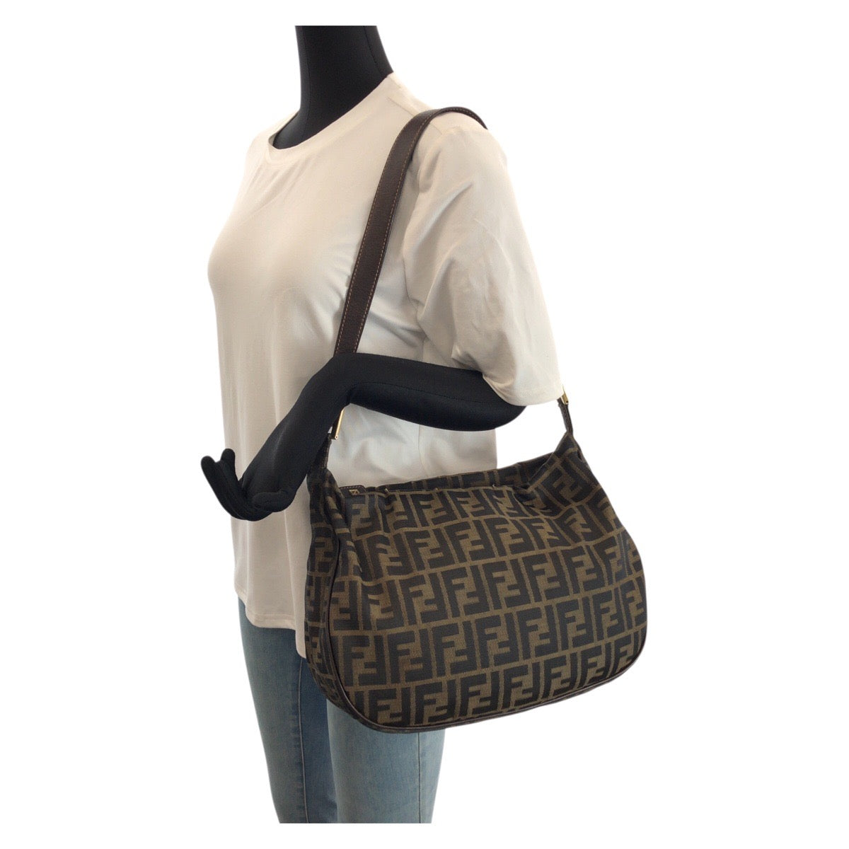 23508
FENDI フェンディ ズッカ ダークブラウン ゴールド金具 キャンバス / レザー ショルダーバッグ メッセンジャーバッグ レディース AB35
