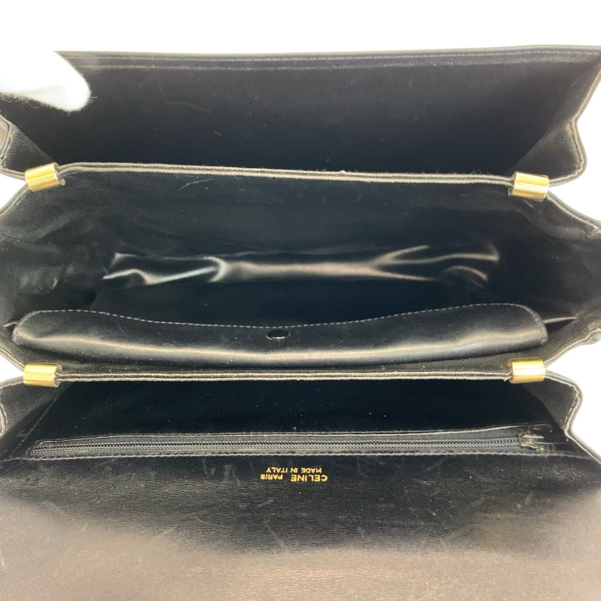 23524
CELINE セリーヌ ヴィンテージ 馬車金具 ブラック 黒 ゴールド金具 レザー ショルダーバッグ レディース ABP70