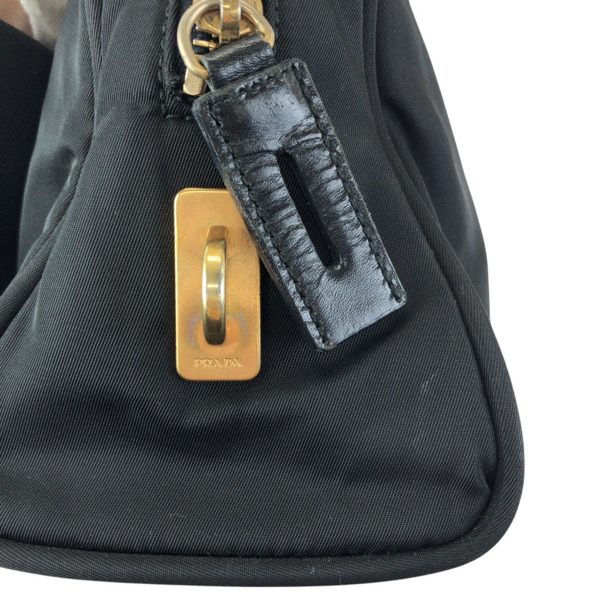 23531
PRADA プラダ テスート 三角ロゴプレート ブラック 黒 ゴールド金具 ナイロン トートバッグ ミニボストンバッグ レディース A56