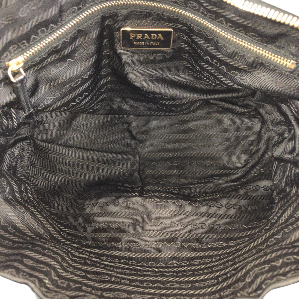 23531
PRADA プラダ テスート 三角ロゴプレート ブラック 黒 ゴールド金具 ナイロン トートバッグ ミニボストンバッグ レディース A56
