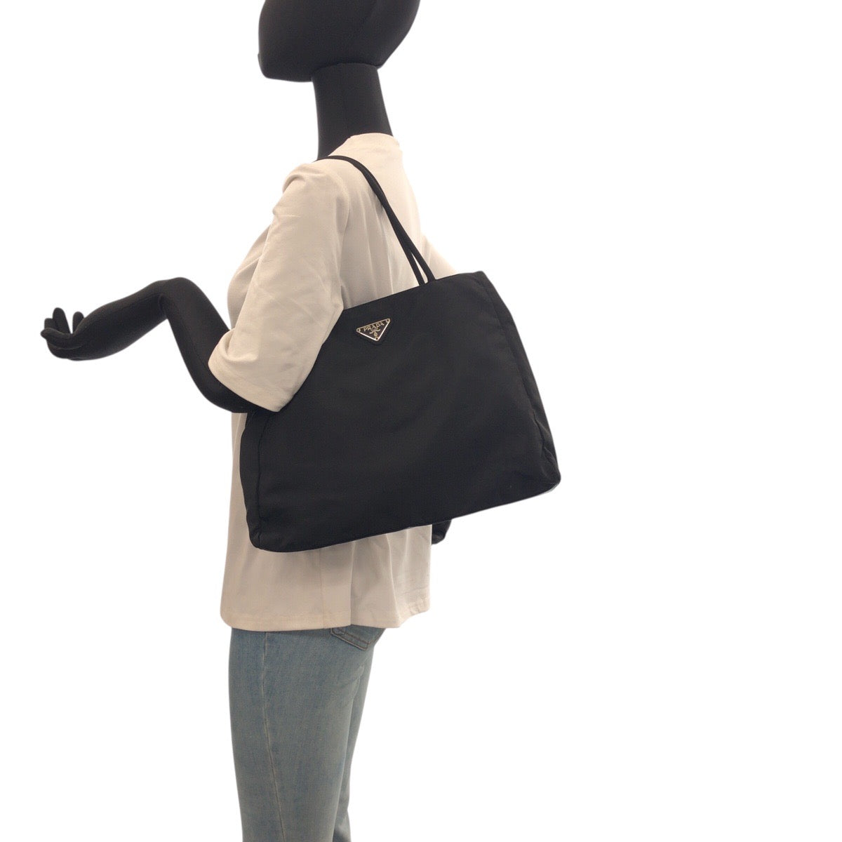 23532
PRADA プラダ テスート 三角ロゴプレート ブラック 黒 シルバー金具 ナイロン トートバッグ ハンドバッグ レディース A46