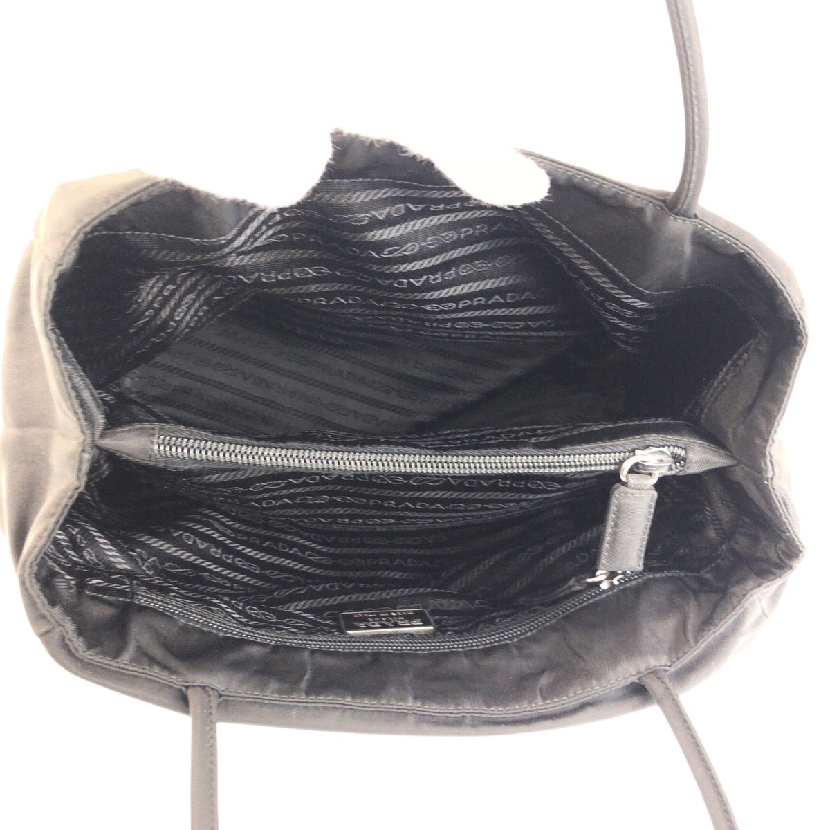 23532
PRADA プラダ テスート 三角ロゴプレート ブラック 黒 シルバー金具 ナイロン トートバッグ ハンドバッグ レディース A46